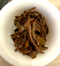 Load image into Gallery viewer, Exoteaque x ANMO High Mountain Red Jade 高山红玉 Gao shan hong yu daily edition