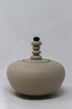 Load image into Gallery viewer, Tea jar 4 by ceramic artist Catharina Sommer